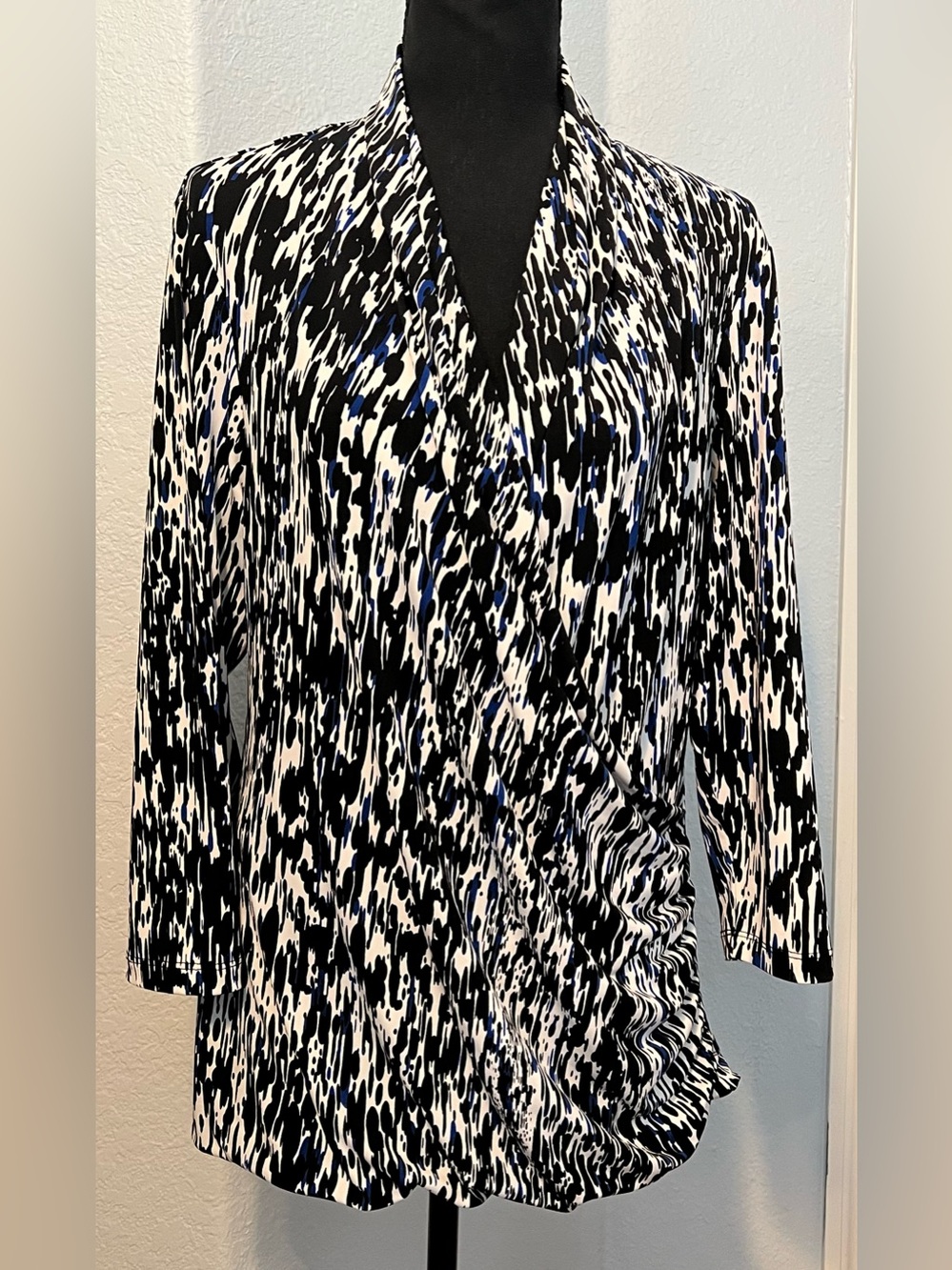 Chaus Black & White Abstract Wrap Tunic with Blue Accents Size XL EUC